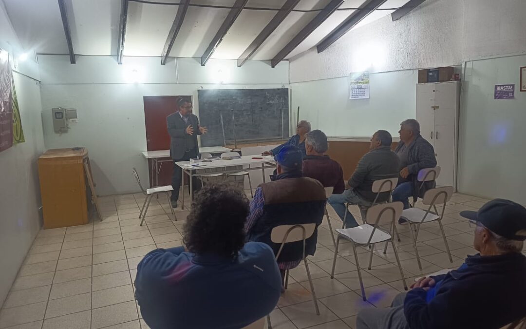 Charla sobre funcionamiento y temas tributarios en asociación de transporte